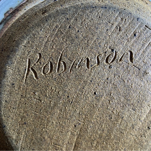 Signed Studio Pottery Lidded Casserole 10.5 Inch Stoneware Serving Dish Pristine - Picture 8 of 12